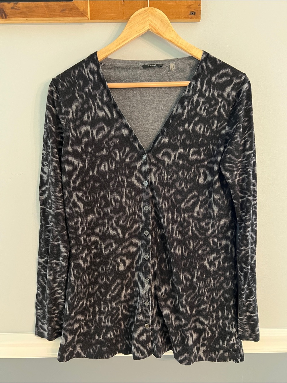 Tahari Silk Cotton Blend Animal Print Button Front Cardigan L